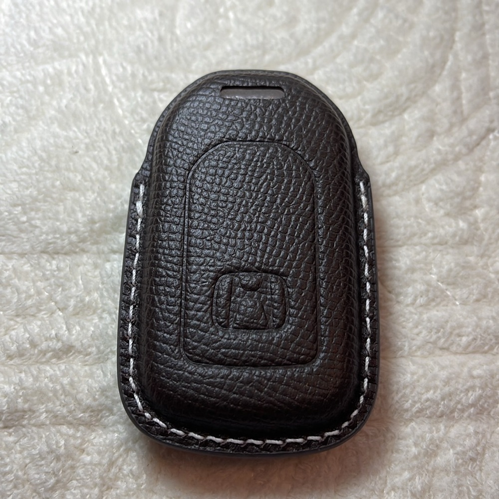 Leather Key fob cover and keychain with Honda branding. - Picture 5 of 5
